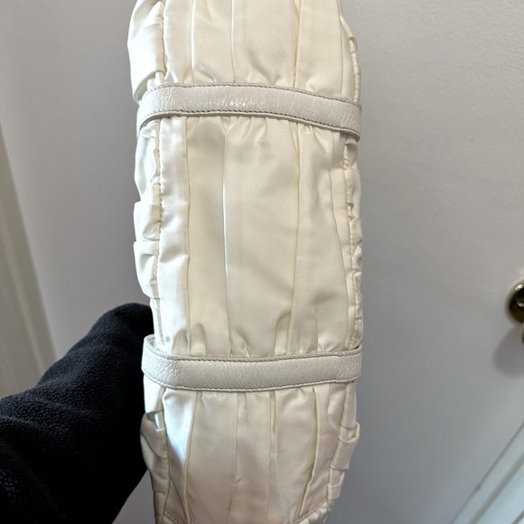 💯Authentic PRADA BOLSA NAPPA GAUFRE OFF WHITE - Picture 10 of 11